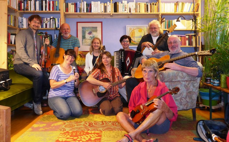 Die Musikgruppe „Sonntagsmusik“ am Donnerstag, 21. November, 19.30 Uhr im Burgsaal der Wewelsburg (Copyright: Musikgruppe „Sonntagsmusik“)